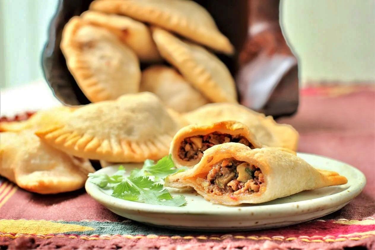 Aštrių portugališkų sardinių virtinukai (empanados)